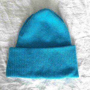 Lisa Yang, The Stockholm Beanie, 100% Cashmere, Turquoise, EUC